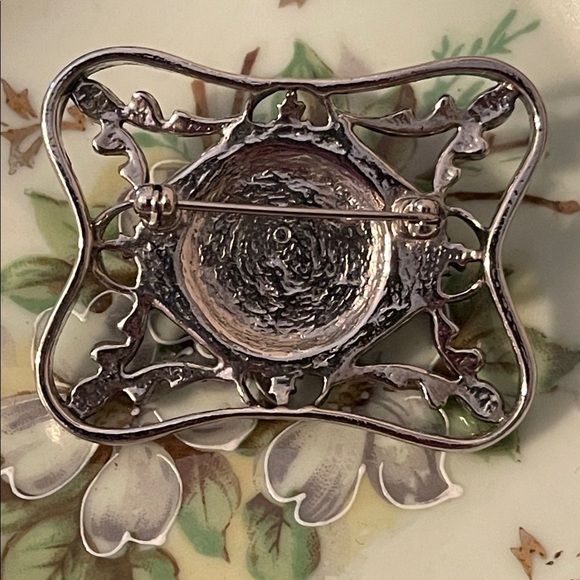 1992 Avon “Bold and Classic” Purple Glass Cabochon Clip-on Earrings & Brooch - Picture 10 of 10